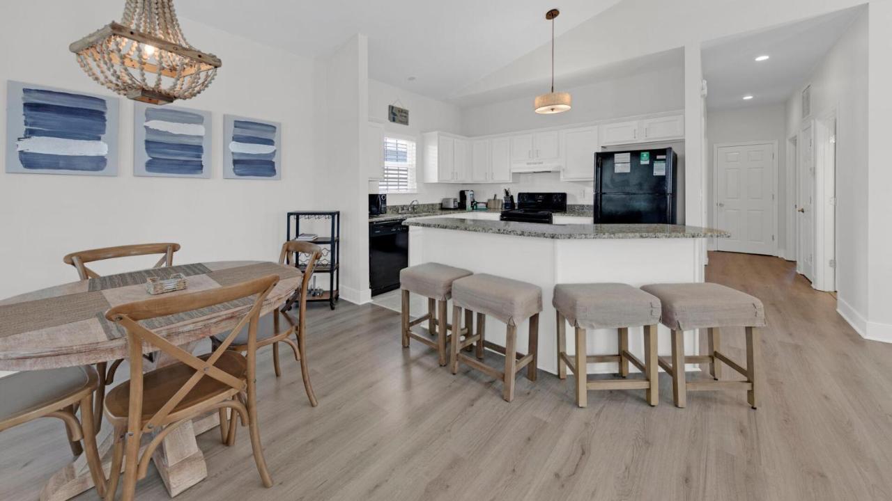 Pelican House - Newly Remodeled, Professionally Decorated, Only About 1 Mile To Seaside! サンタ・ローザ・ビーチ エクステリア 写真