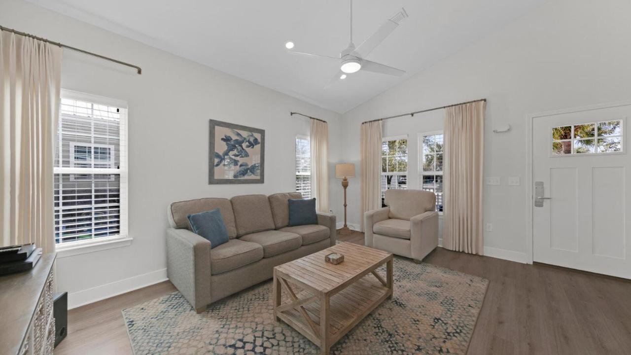 Pelican House - Newly Remodeled, Professionally Decorated, Only About 1 Mile To Seaside! サンタ・ローザ・ビーチ エクステリア 写真