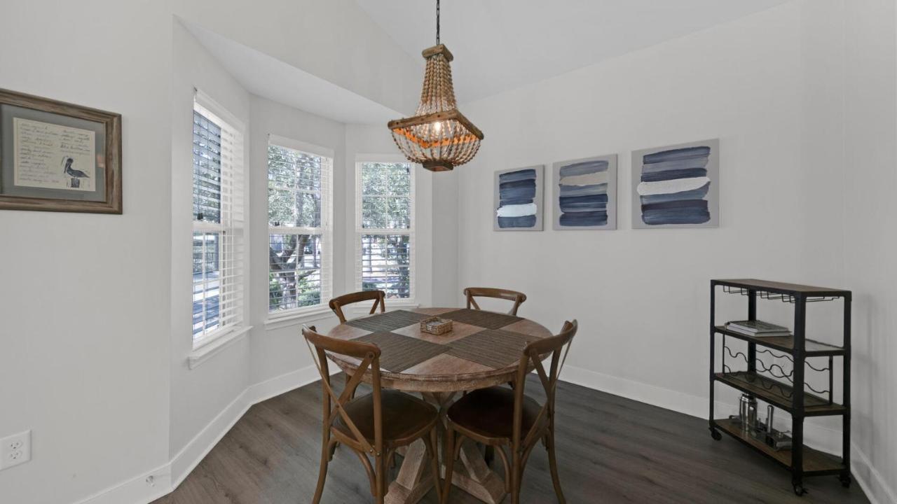 Pelican House - Newly Remodeled, Professionally Decorated, Only About 1 Mile To Seaside! サンタ・ローザ・ビーチ エクステリア 写真