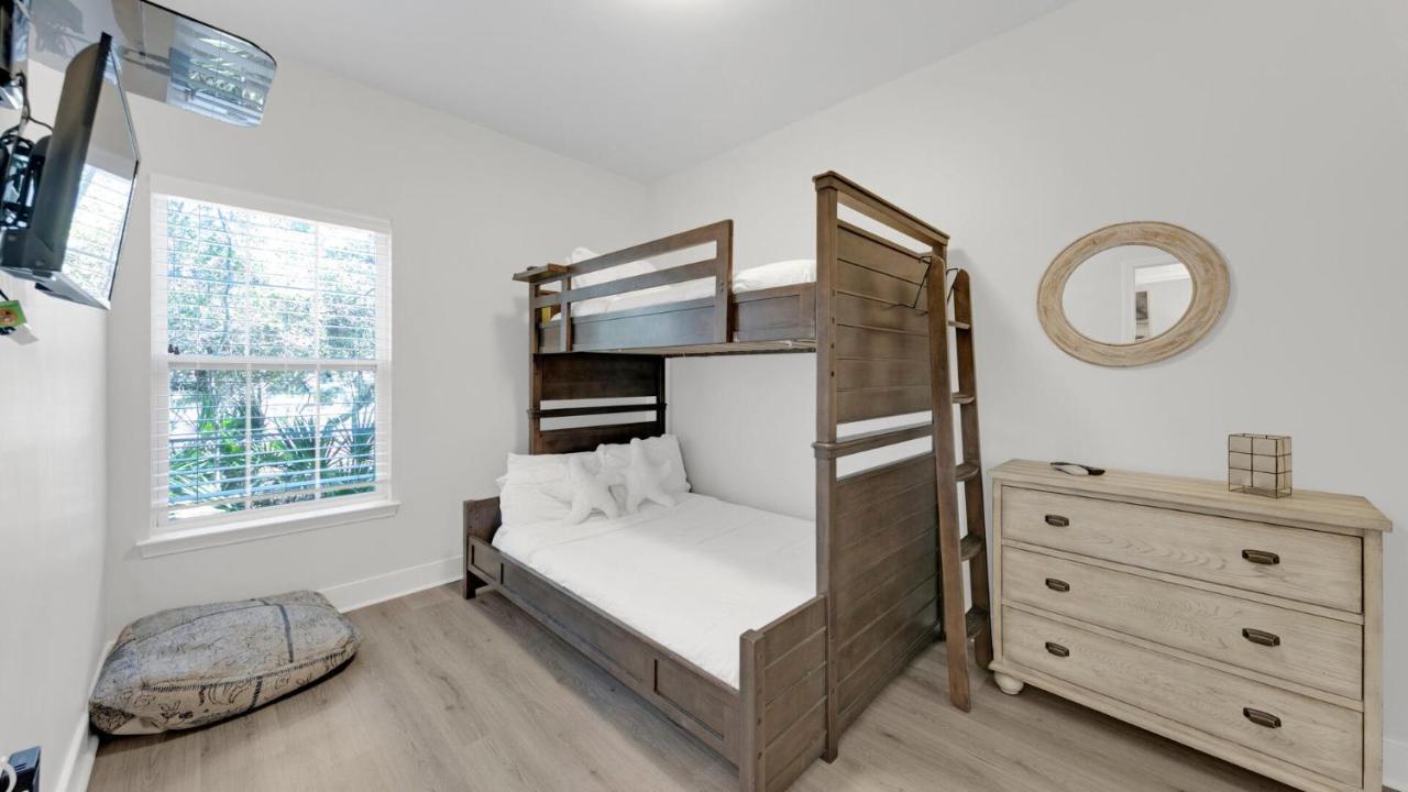 Pelican House - Newly Remodeled, Professionally Decorated, Only About 1 Mile To Seaside! サンタ・ローザ・ビーチ エクステリア 写真